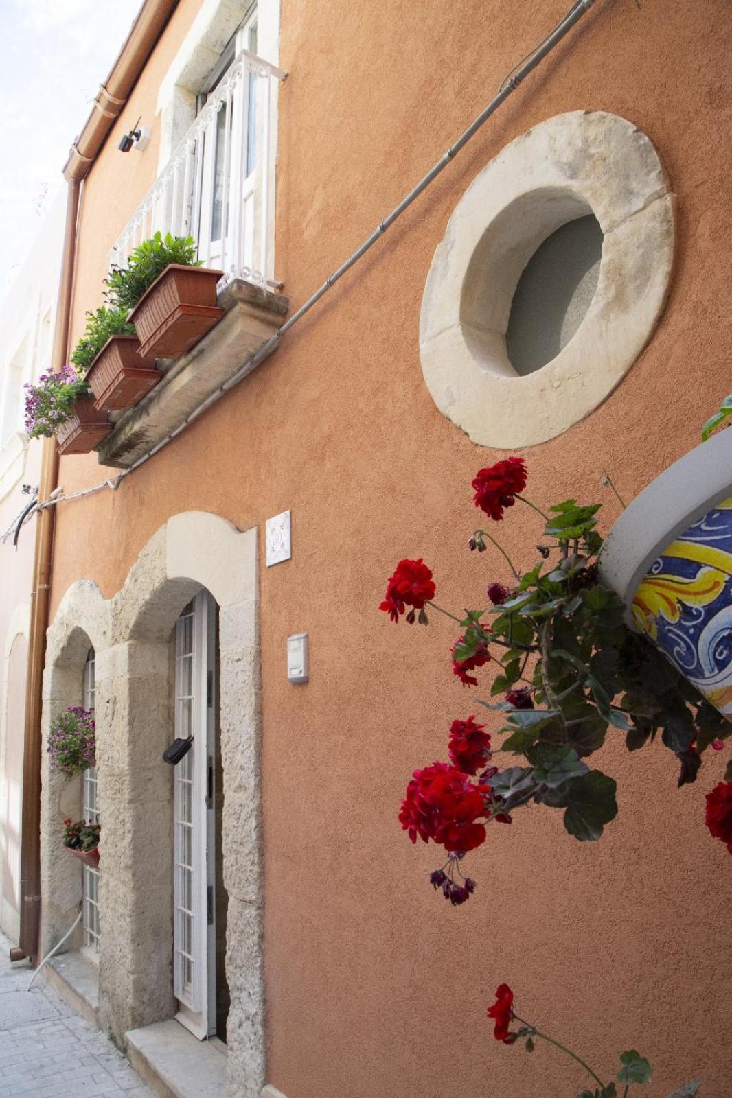 Pietra Viva Apartment Syracuse Exterior photo